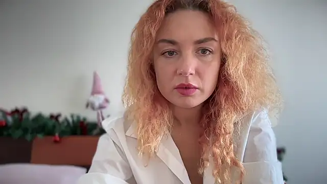 Reddgiirl online show from 12/17/25, 09:58