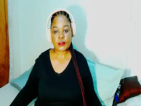Snapshot of Love-Racheal75 chatting on 06/24/26, 05:55 Love-Racheal75 online show from 06/24/26, 05:55
