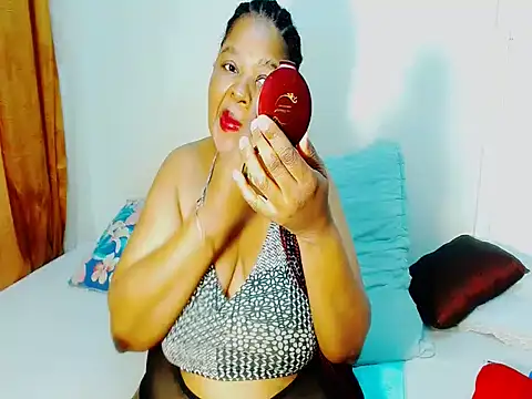 Snapshot of Love-Racheal75 chatting on 07/14/26, 05:23 Love-Racheal75 online show from 07/14/26, 05:23