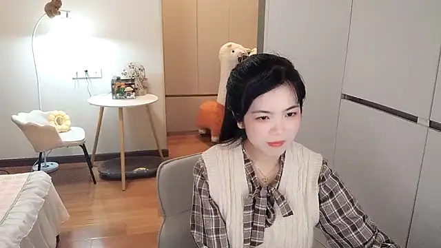 XiaoAnQi online show from 10/23/25, 02:27