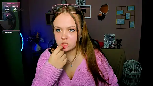 Snapshot of keri_ti chatting on 04/10/26, 07:32 keri ti online show from 04/10/26, 07:32