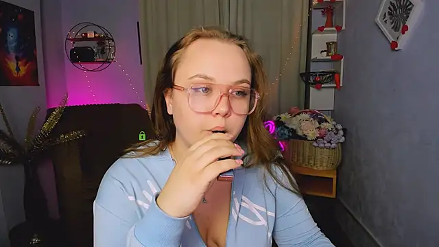 Snapshot of keri_ti chatting on 04/08/26, 07:26 keri ti online show from 04/08/26, 07:26