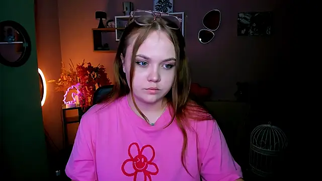 Snapshot of keri_ti chatting on 04/15/26, 07:18 keri ti online show from 04/15/26, 07:18