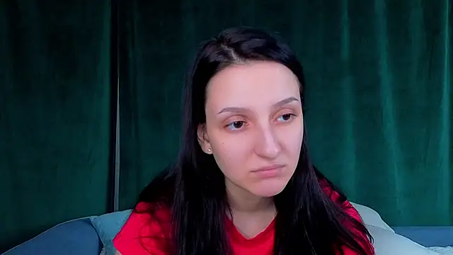 Snapshot of FalineBeacher chatting on 10/15/25, 02:14 FalineBeacher online show from 10/15/25, 02:14