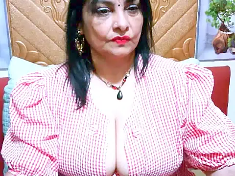 Snapshot of Indiansweetness77 chatting on 06/19/26, 04:46 Indiansweetness77 online show from 06/19/26, 04:46