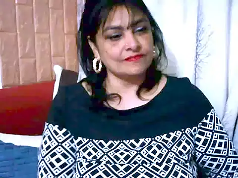 Snapshot of Indiansweetness77 chatting on 07/03/26, 04:52 Indiansweetness77 online show from 07/03/26, 04:52
