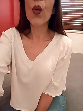 Snapshot of Esmeralda_passion chatting on 10/20/25, 11:44 Esmeralda passion online show from 10/20/25, 11:44