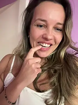 Snapshot of sonyaxbelle chatting on 02/07/26, 04:53 sonyaxbelle online show from 02/07/26, 04:53