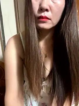 Snapshot of Moan_Mary chatting on 10/15/25, 11:35 Moan Mary online show from 10/15/25, 11:35