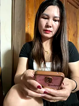 Moan Mary online show from 10/28/25, 02:23