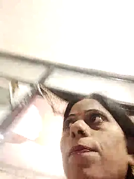 Snapshot of Soniya_Roy chatting on 03/18/26, 09:56 Soniya Roy online show from 03/18/26, 09:56