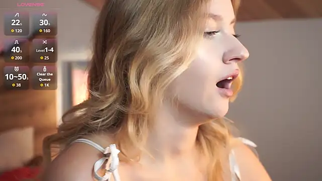 Snapshot of Nerissa_xo chatting on 10/28/25, 08:08 Nerissa xo online show from 10/28/25, 08:08