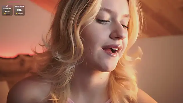 Snapshot of Nerissa_xo chatting on 11/16/25, 08:35 Nerissa xo online show from 11/16/25, 08:35