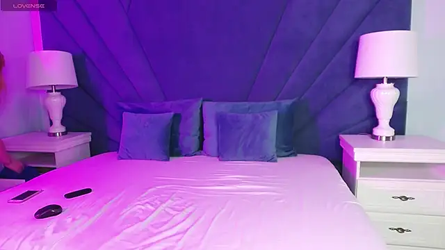 Evelisse online show from 09/18/25, 04:04