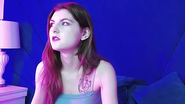 Evelisse online show from 10/27/25, 05:30