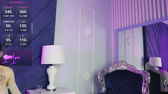 Evelisse online show from 10/21/25, 12:04