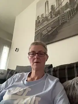 Curvy-Jinx online show from 11/14/25, 08:51