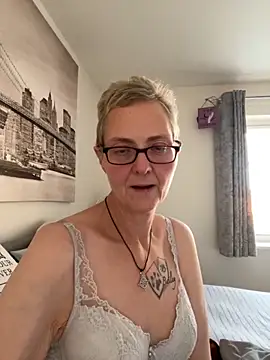 Curvy-Jinx online show from 11/02/25, 03:39