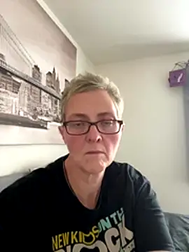 Curvy-Jinx online show from 11/11/25, 10:32