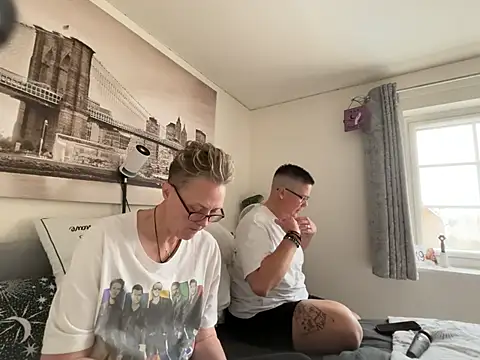 Snapshot of Curvy-Jinx chatting on 06/11/26, 09:17 Curvy-Jinx online show from 06/11/26, 09:17