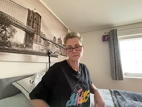 Curvy-Jinx online show from 03/25/26, 12:04