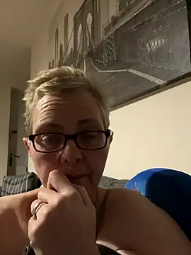 Curvy-Jinx online show from 11/02/25, 03:33