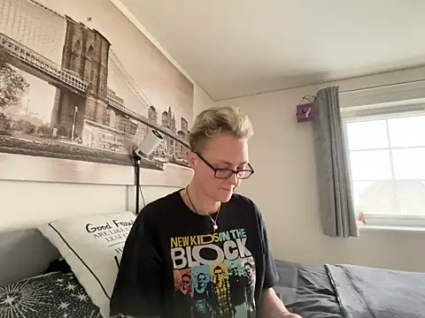 Curvy-Jinx online show from 03/31/26, 07:32