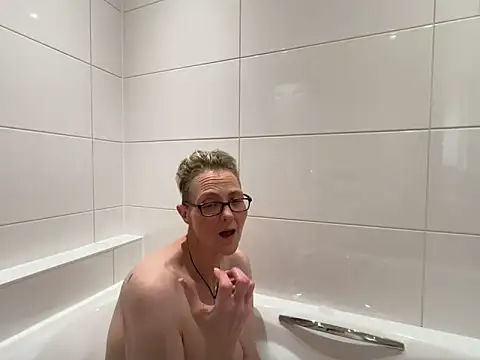 Curvy-Jinx online show from 04/09/26, 12:33