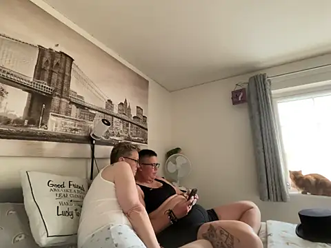 Snapshot of Curvy-Jinx chatting on 06/14/26, 07:26 Curvy-Jinx online show from 06/14/26, 07:26