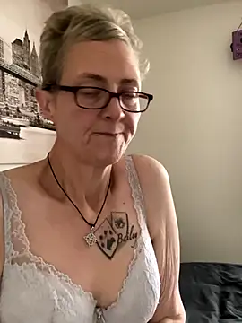 Curvy-Jinx online show from 11/18/25, 08:50