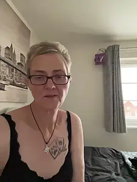 Curvy-Jinx online show from 11/19/25, 09:42