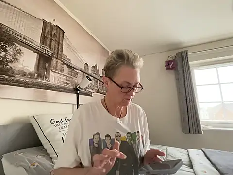 Curvy-Jinx online show from 04/10/26, 07:26