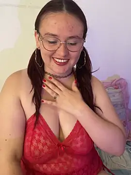 Snapshot of AliaMiller_ chatting on 06/20/26, 04:12 AliaMiller online show from 06/20/26, 04:12