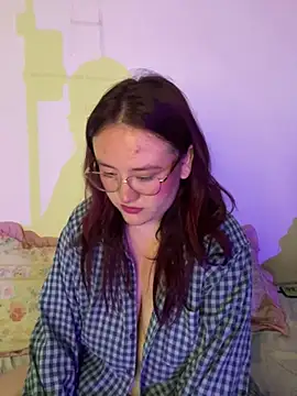Snapshot of AliaMiller_ chatting on 06/17/26, 10:19 AliaMiller online show from 06/17/26, 10:19