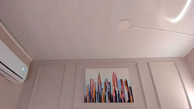 mia kisses2 online show from 04/04/26, 08:37