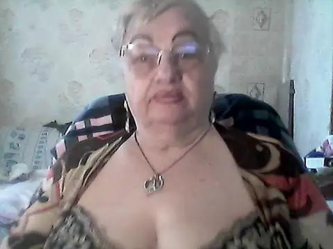 Snapshot of NatalieNorth chatting on 05/05/26, 11:13 NatalieNorth online show from 05/05/26, 11:13