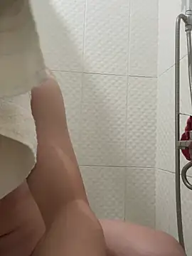 Kratex82 online show from 04/19/26, 02:29