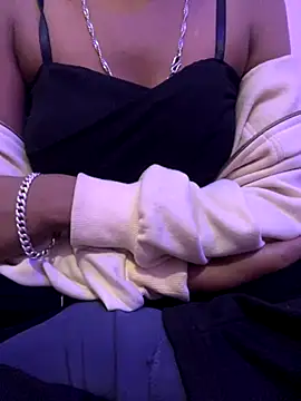 sakshi5533 online show from 12/04/25, 05:12