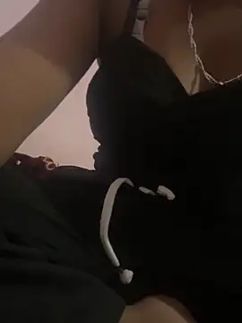 sakshi5533 online show from 11/30/25, 05:03