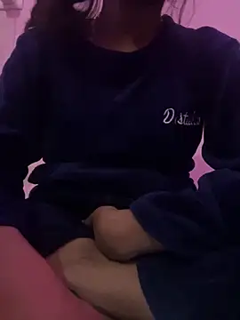 sakshi5533 online show from 12/18/25, 05:17