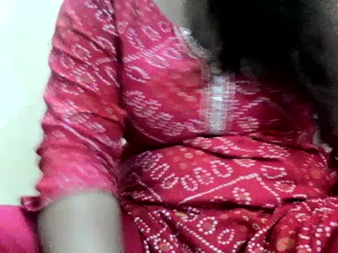 Snapshot of sakshi5533 chatting on 04/26/26, 06:38 sakshi5533 online show from 04/26/26, 06:38
