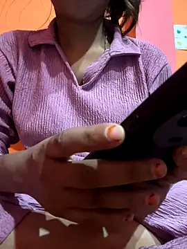 Snapshot of sakshi5533 chatting on 10/22/25, 05:01 sakshi5533 online show from 10/22/25, 05:01