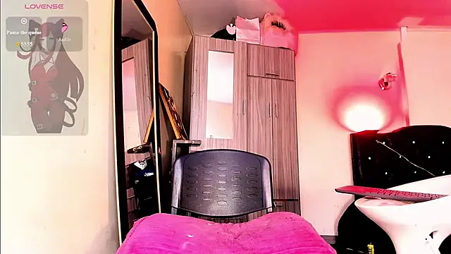 Snapshot of Rossedewitt_ chatting on 02/10/26, 06:51 Rossedewitt online show from 02/10/26, 06:51