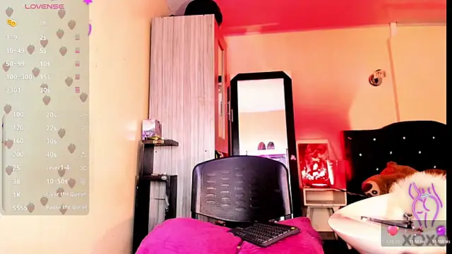 Snapshot of Rossedewitt_ chatting on 02/24/26, 07:04 Rossedewitt online show from 02/24/26, 07:04