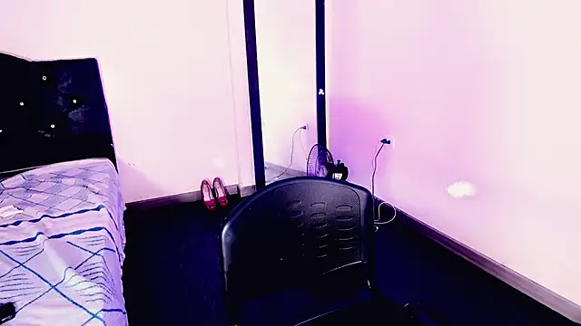 Snapshot of Rossedewitt_ chatting on 11/28/25, 11:49 Rossedewitt online show from 11/28/25, 11:49