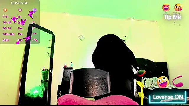 Snapshot of Rossedewitt_ chatting on 01/12/26, 06:47 Rossedewitt online show from 01/12/26, 06:47