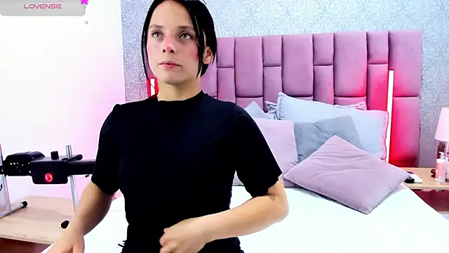 MartinaRizzi online show from 10/29/25, 04:00