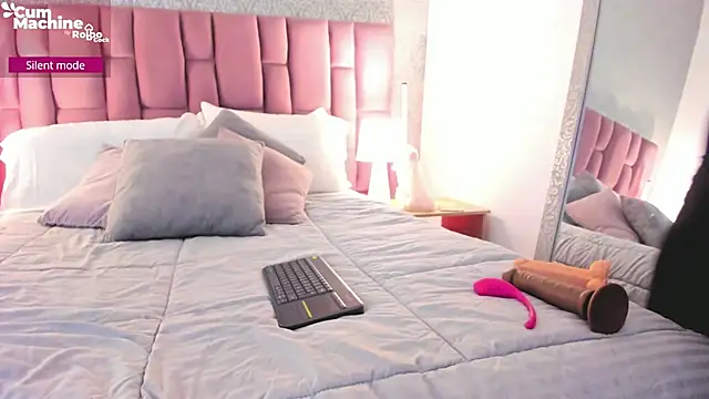 MartinaRizzi online show from 11/15/25, 03:43