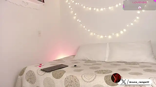 brunoorangel1 online show from 12/22/25, 11:54