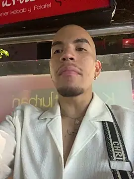 Snapshot of brunoorangel1 chatting on 05/17/26, 09:53 brunoorangel1 online show from 05/17/26, 09:53